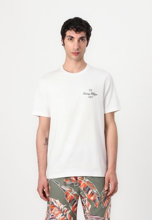 OUTLINE FLAG SCRIPT TEE UNISEX - T-shirt con stampa - white