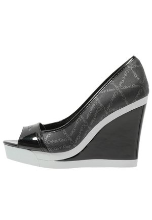 Escarpins à talons hauts - black