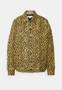 Good American GOOD OVERSIZE TRUCKER - Casaco de pele sintética - golden snake