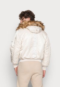 Alpha Industries 45P CUSTOM - Casaco de inverno - jet stram white