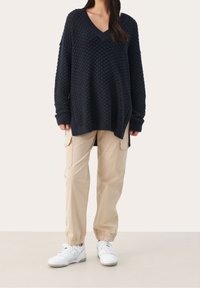 Part Two Sweter