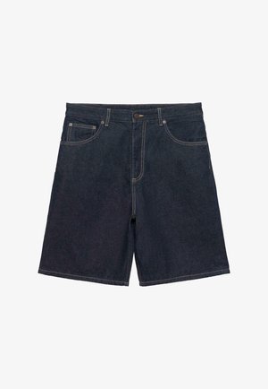 Sötétkék farmer rövidnadrág elülső gombbal és cipzárral, öt zsebbel és kontrasztos varrással, fehér háttéren.