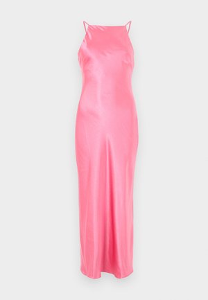 Roze satijnen maxidress met dunne bandjes, met een gladde textuur en een aansluitende silhouet. Vloerlengte ontwerp met minimale accenten.