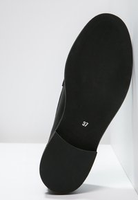 mint&berry Półbuty wsuwane