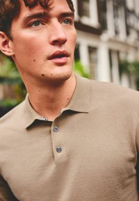 Next STANDARD - Top s dlhým rukávom - brown