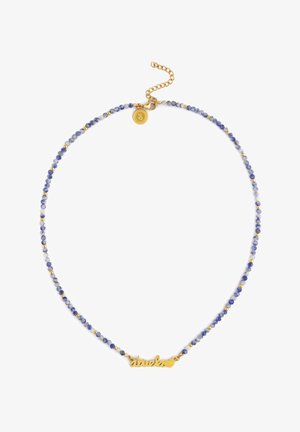 Collier délicat avec de petites perles bleues et dorées et un pendentif en or portant l'inscription « abuela » avec un détail en forme de cœur, et un fermoir de chaîne ajustable.