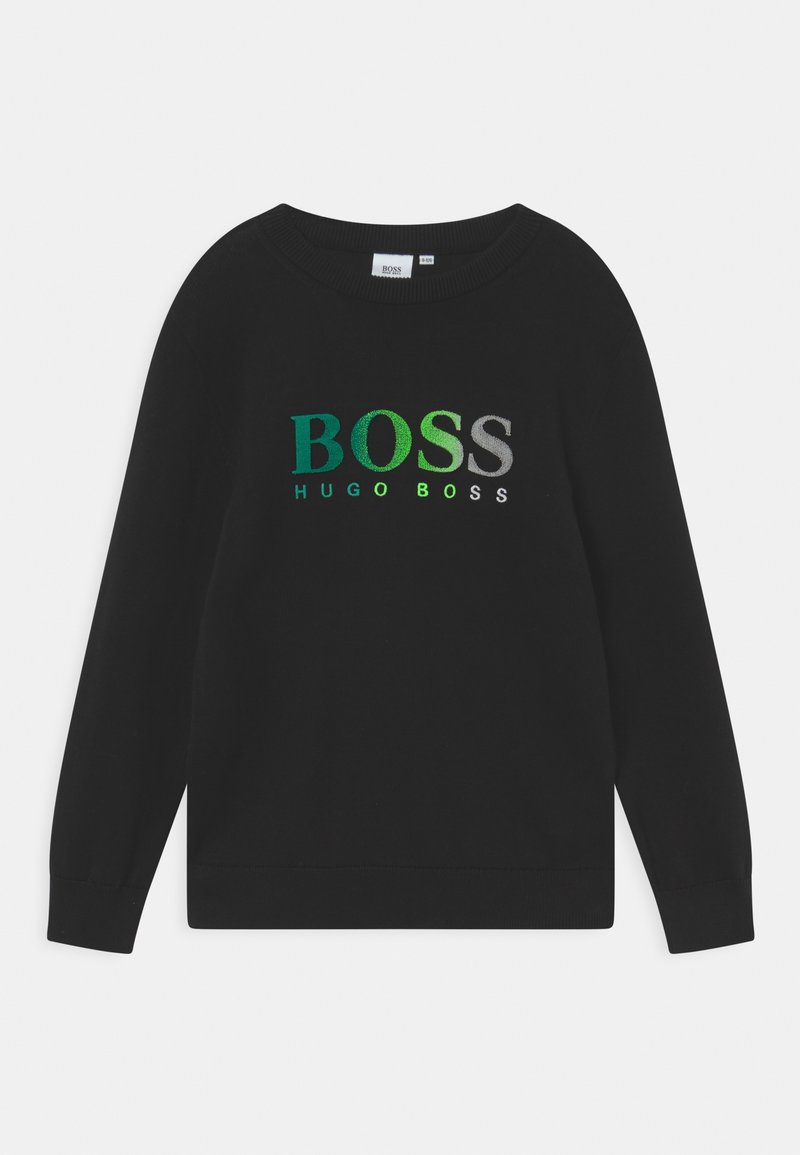 Pull noir à manches longues et col rond avec le logo "BOSS HUGO BOSS" en lettres dégradées vertes et grises sur le devant.