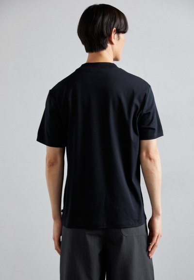 J.LINDEBERG ACE MOCK NECK - T-shirt basique - black