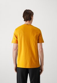 K-Way ODOM TYPO UNISEX - Triko s potiskem - orange