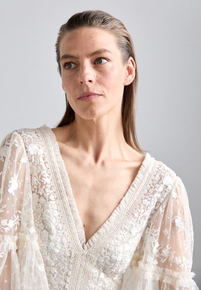 Needle & Thread ARAMINTA GOWN - Oblečenie na špeciálnu príležitosť - cream/cream