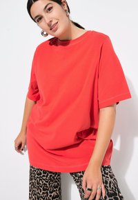 Studio Untold LONGLINE - Jednoduché tričko - light red