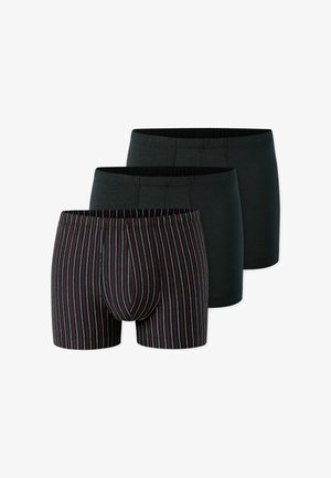 Tres pares de bóxers para hombre: dos de color negro sólido y uno con rayas verticales rojas y verdes. Material de algodón suave, cinturilla elástica y diseño de longitud media.