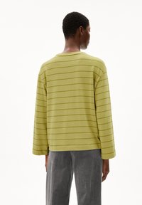 ARMEDANGELS MARYNA FINE STRIPE - Langarmshirt - new moss-dark moss