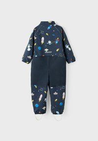 Tuta invernale per bambini di colore blu navy con stampe a tema spaziale di razzi e pianeti, dotata di polsini elasticizzati e ginocchia rinforzate per garantire durabilità.