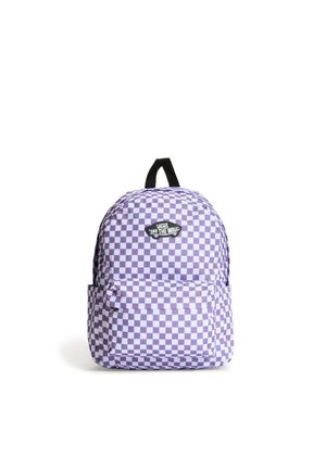 Paars-witte geruite rugzak met voorkantzak, Vans "Off The Wall" logo patch en zwarte handlus bovenop.