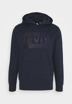 Granatowa bluza z kapturem, kieszenią z przodu i logo "Levi's" w ciemnym nadruku na piersi, z kapturem ze ściągaczem i długimi rękawami.