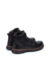 Pikolinos VIGO - Botines con cordones - blsck