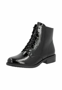 Botas de tobillo de charol negro con puntera redondeada, que presentan un diseño de cordones y un tacón bajo tipo bloque. Superficie texturizada con acentos mínimos.