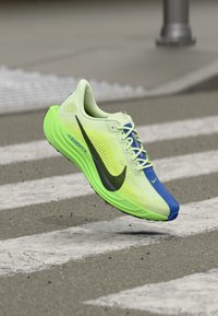 No seleccionado, volt ice/black spruce/volt tint/lime blast/sapphire