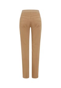 Slim-fit, lichtbruine broek met een hoge tailleband, twee achterzakken en een soepele textuur. Geen zichtbare hardware of patronen.