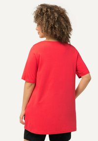 Ulla Popken T-shirt basic - dark coral