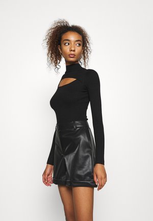 CUT OUT JUMPER - Strickpullover - black