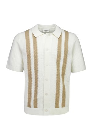 Cardigan bianco a maniche corte in maglia con strisce verticali beige, fronte con bottoni e colletto appuntito.