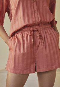 Next STRIPE SET REGULAR FIT - Pidžaamakomplekt - pink