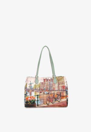 Borsa con manici verde chiaro che raffigura una colorata scena di un canale con biciclette, tulipani, un ponte e edifici tradizionali olandesi.