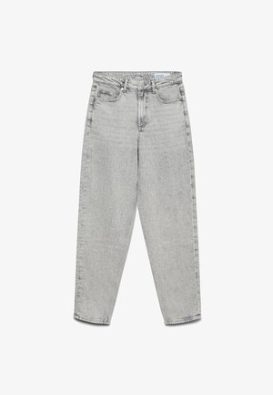 Hellgraue Jeans mit hohem Bund und geradem Bein, vorderen Taschen, Gürtelschlaufen und Reißverschluss.