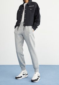 Nike Sportswear Spodnie treningowe