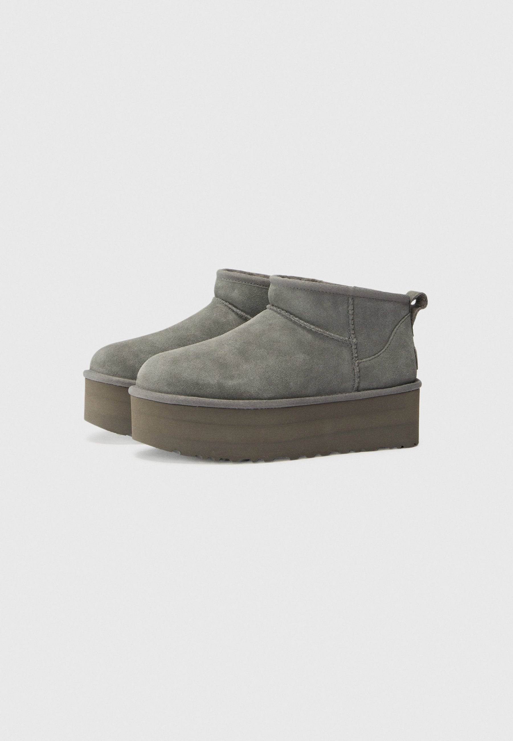 靴 UGG Classic Mini Platform us7 Ugg Classic Mini Platform Black Dameslaarzen : Snowleader