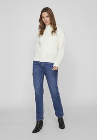 VIRIL Pullover - White Alyssum