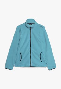 Lyseblå fleecejakke med høj krave, frontlynt og to sidelommer med sort kant og subtilt mærkelogo på skuldren.