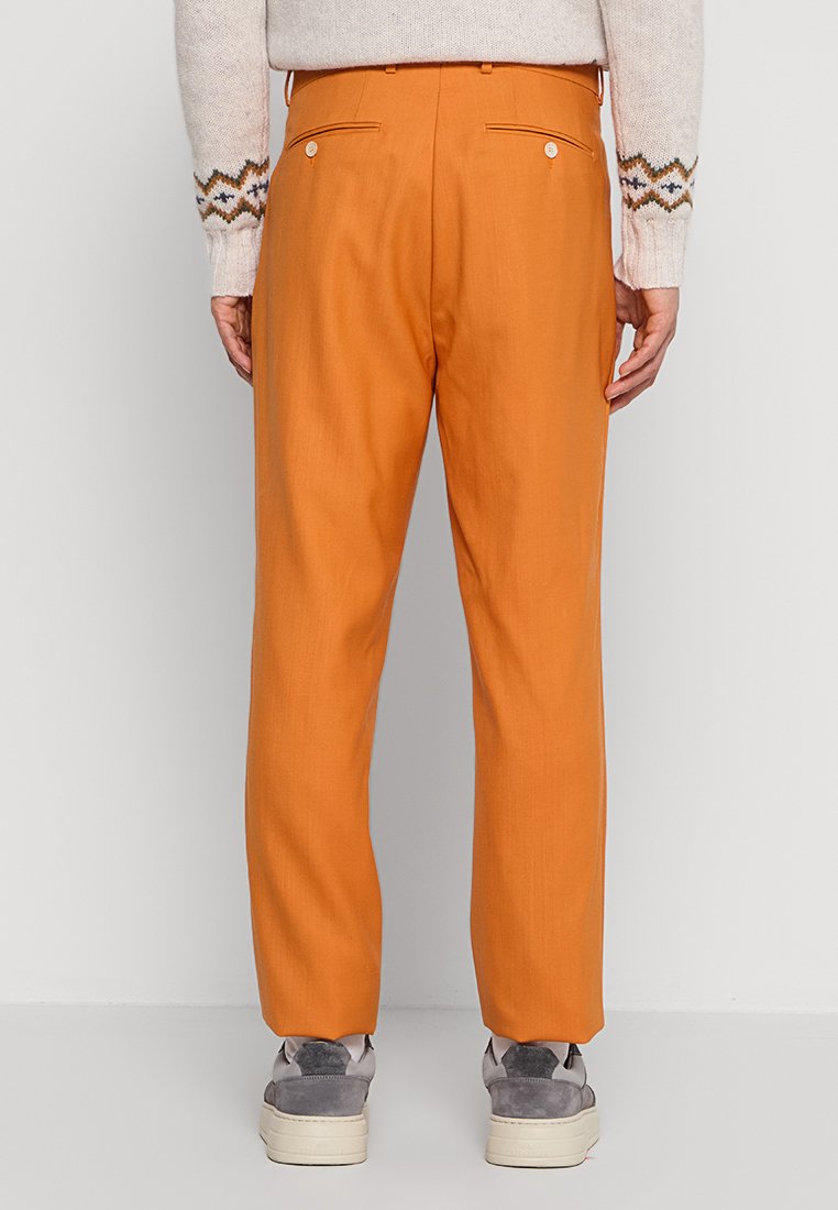 SLIM FIT