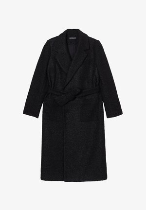 Lang zwarte jas van textured stof, voorzien van een reverskraag, lange mouwen, een ceintuur in de taille en twee voorzakken.