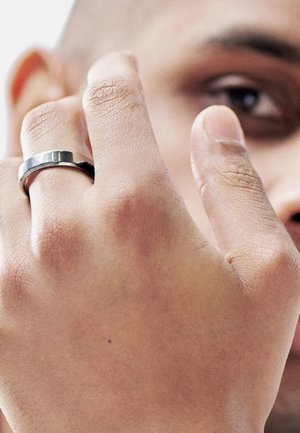LUCLEON Ring - steel