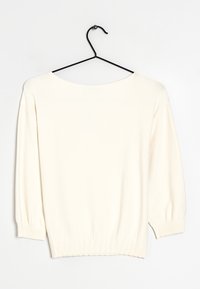 Crème pullover gebreid sweater, lichtgewicht met een wijde halslijn, 3/4 mouwen en geribde zoom en mouwmanchetten. Soepele textuur.