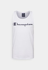 Bílý bavlněný top na ramínka s kulatým výstřihem, se zřetelným tmavě námořnickým logem "Champion" potištěným na přední straně. Jednoduchý design, žádné vzory.