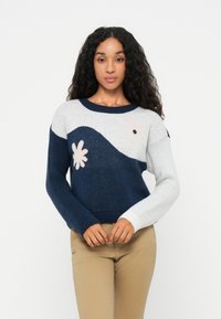Marineblau und hellgrauer gestrickter Pullover mit einem wellenförmigen Design und floralem Motiv in Pink. Mit gerippten Bündchen und rundem Halsausschnitt.
