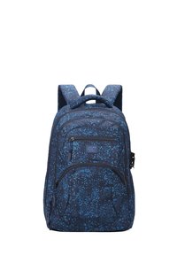 Navyblaue Rucksack mit einem pixelierten Muster in hellblau, ausgestattet mit verstellbaren Trägern, einer vorderen Reißverschlusstasche und gepolstertem Rückenschutz.