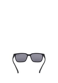 Gafas de sol rectangulares negras con lentes gris oscuro. Acabado mate, varillas delgadas y una sutil marca en el marco. Vista frontal mostrada.