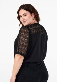 Zizzi MIT KURZEN ÄRMELN - Blúzka - black