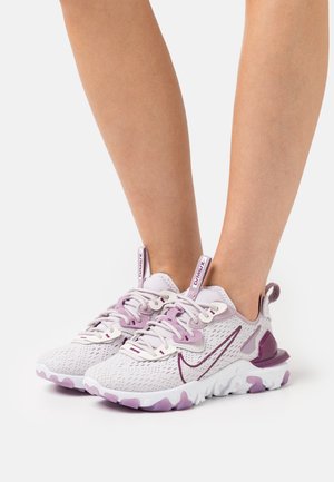 Nike Sportswear REACT VISION - Sapatilhas - venice/sangria/amethyst wave/plum fog/summit white