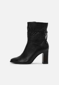 Tamaris Kotníkové boty - black