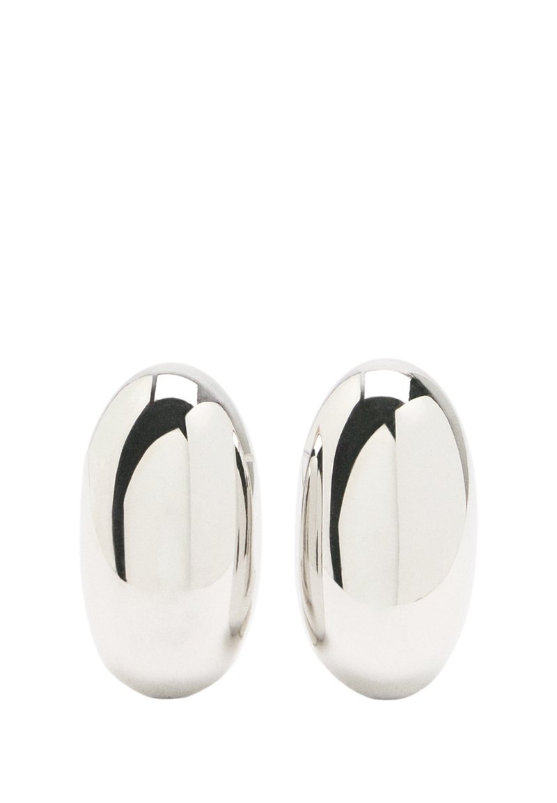 Srebrne owalne kolczyki-stud z gładką, lustrową powierzchnią. Lekka konstrukcja z polerowanym wykończeniem, z bezszwowym łączeniem.