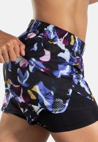 Brooks CHASER 5" 2-IN-1 SHORT - Sportiniai šortai - fast floral print