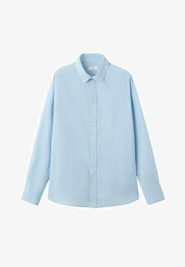 Chemise bleu clair à manches longues avec col, boutons blancs sur le devant et ourlet droit.