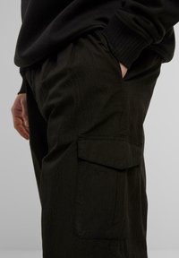 Urban Classics WIDE  - Cargobukse - black