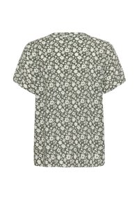 Top a maniche corte in tessuto verde con un motivo floreale bianco su tutta la superficie, caratterizzato da una vestibilità rilassata e un collo tondo.